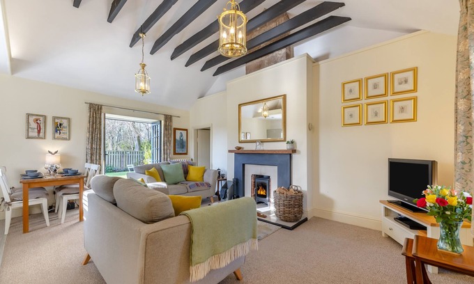 Cornhill on Tweed House | Drovers Cottage - Two Bedroom House, Sleeps 4
