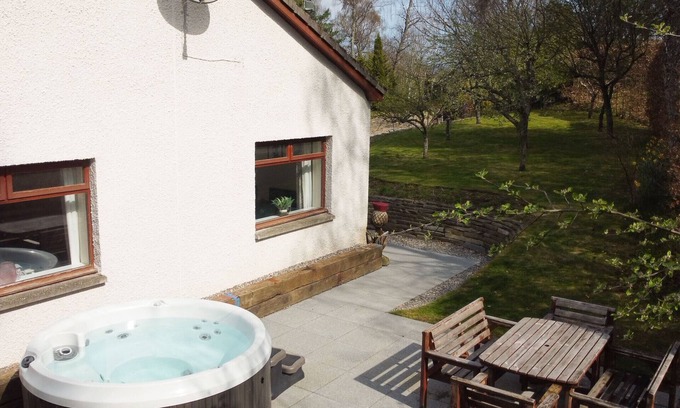 Alvie Cottage | Druim an Lochain Cottage