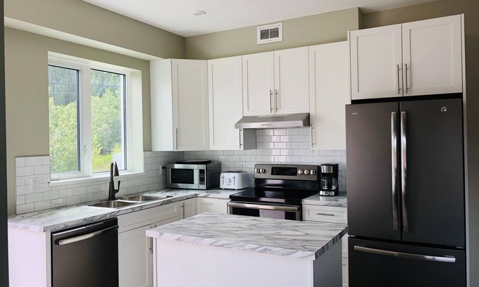 Whitehorse Condo | DT Whitehorse Deluxe 2 Bedroom Condo