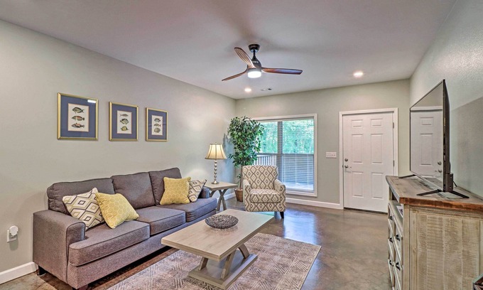 Bull Shoals Condo | Dtwn Bull Shoals Condo: 1 Mi to Lake Access!