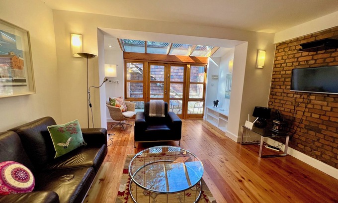 Ballsbridge House | DUBLIN 4 - CHIC TOWNHOUSE - BESIDE HERBERT PARK - RESTAURANTS - CORPORATE STAYS