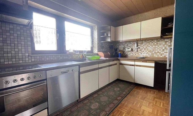 Kleinduggendorf Apartment | (DUG101) Large workers apartment/transitional apartment