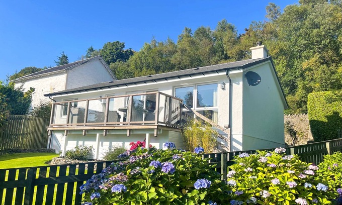 Strone Cottage | Dunbheag Cottage - waterfront, seaviews, sleeps 4 guests