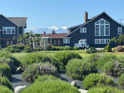 Sequim House | Dungeness Barn House Bed and Breakfast at Two Crows Farm