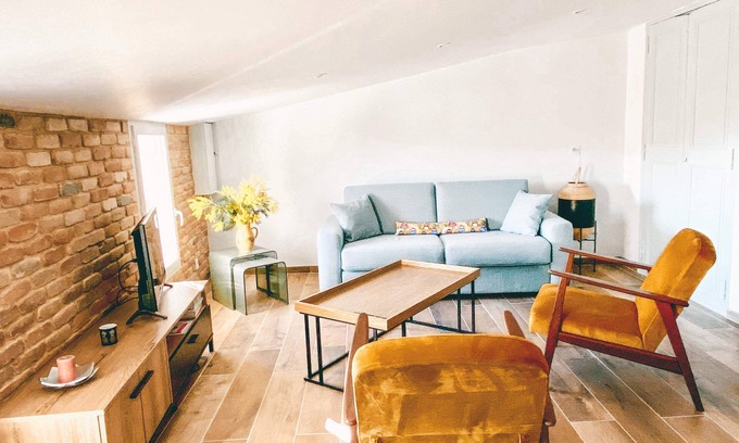 L'Isle-sur-la-Sorgue Apartment | Duplex apartment with panoramic view terrace
