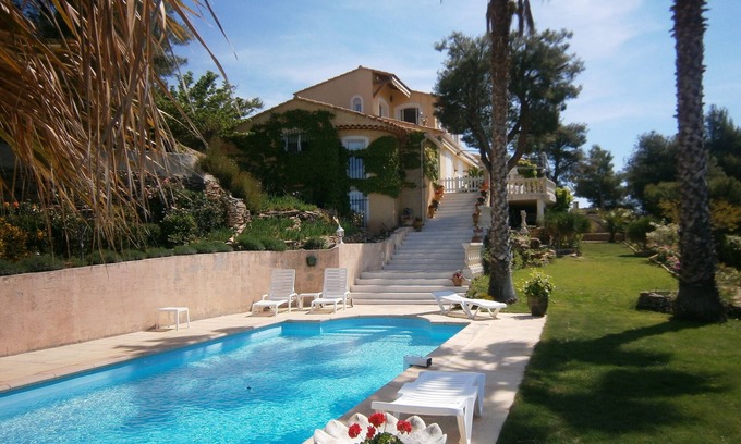 La Cadiere-d'Azur House | DUPLEX APARTMENT, SEA VIEW