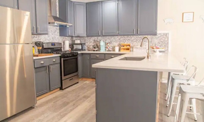 Dodge City House | Duplex Centrally located self check-in, wifi, attached Garage