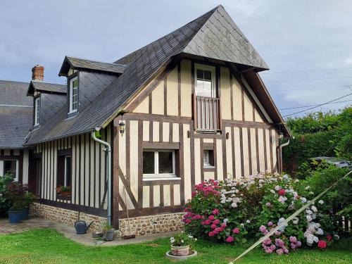 Bernay Apartment | Duplex dans maison normande avec accès au jardin