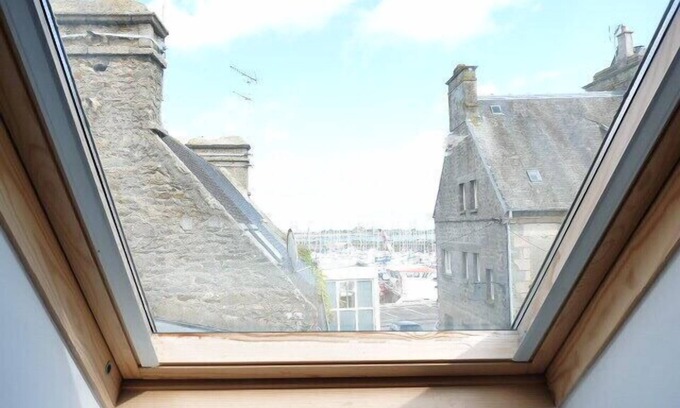 Saint-Vaast-la-Hougue House | Duplex overlooking the port in the heart of the city.