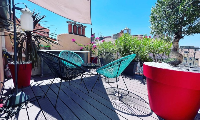 Old Town Apartment | Duplex with terrace - hyper-center of Toulon