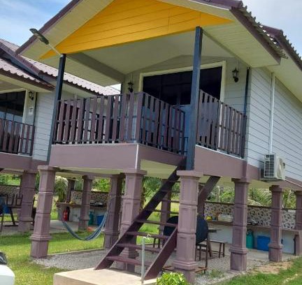 Kuala Krai Ski Chalet | Dusun Rimbun Agro Farmstay