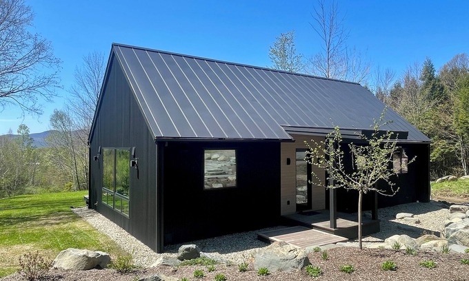 Waterbury Center House | Dwell Retreat with Sauna between Stowe and Waterbury