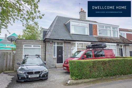 Aberdeen House | Dwellcome Home Ltd 5 Double Bedroom 2 and a half Bathroom Aberdeen House, Free Drive Parking, Garden, Fast WIFI, lovely quiet street, Ideal for long term contractor, corporate etc stays - see our site for assurance