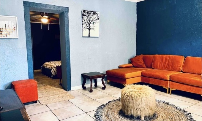 Barelas House | Dwtn Bungalow A, Pet Friendly