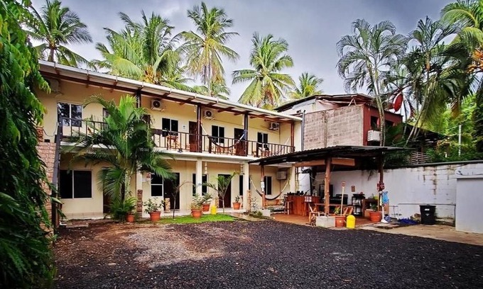 El Tunco House | Dylan’s Surf Inn