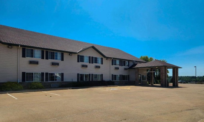 Le Claire Hotel | Eagle Ridge Inn