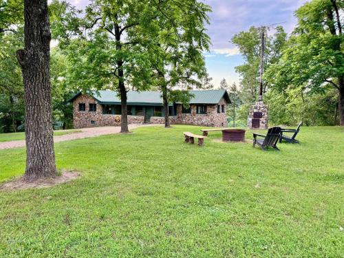 Tahlequah House | Eagle Rock Cabin Illinois River view