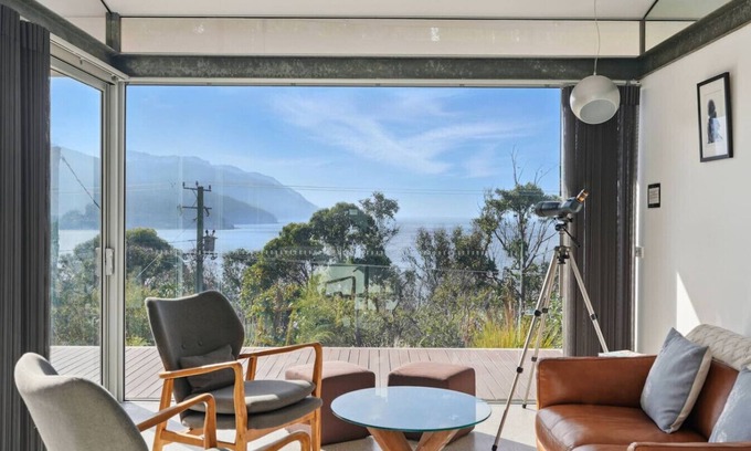 Eaglehawk Neck House | Eaglehawk Pavilions One – Coastal Retreat with Ocean Views