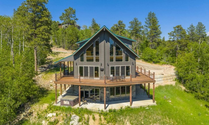 Lead House | Eagles Landing Lodge