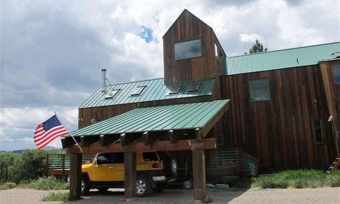 Placerville House | Eagles Nest: A Pure Slice of Heaven