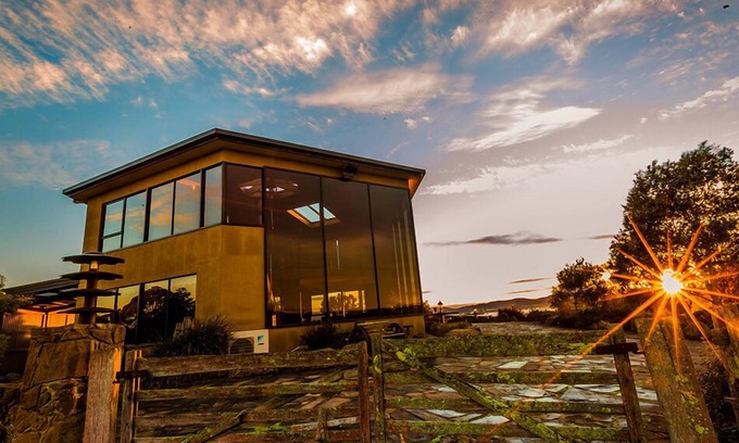 West Kentish Villa | Eagles Nest Retreat - Nest 1