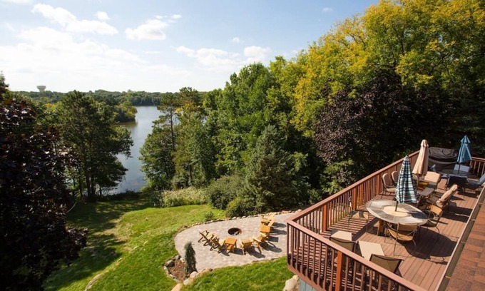 Inver Grove Heights House | Eagle’s Nest - Lake Home with Hot Tub and Fire Pit