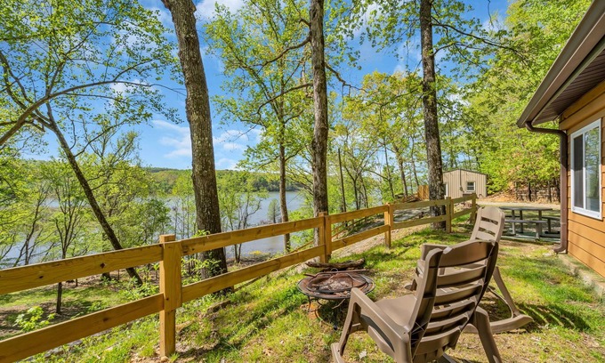 Waverly Cabin | Eagles Rest on Kentucky Lake- peaceful spot for vacation overlooking the lake