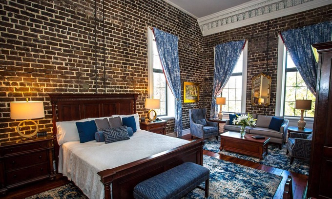 Historic District - North Hotel | East Bay Inn, Historic Inns of Savannah Collection