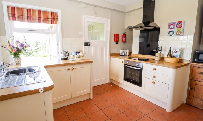 Holton Le Clay Cottage | East Farm Cottage