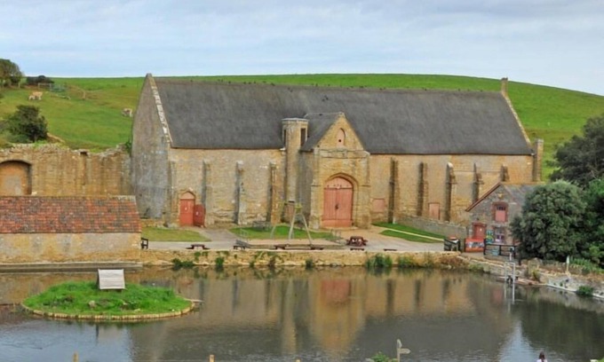 Abbotsbury Bed & Breakfast | East Farm House B&B
