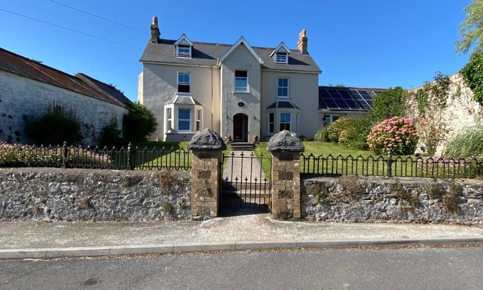 Tavernspite Bed & Breakfast | East Llanteg Guest House