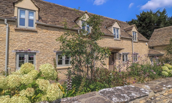 Burford Cottage | EASTER COTTAGE, family friendly, character holiday cottage in Burford