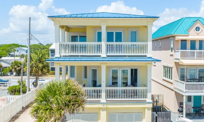 Tybee Island House | Eastern Most Point in the State of Georgia - Beach Front!