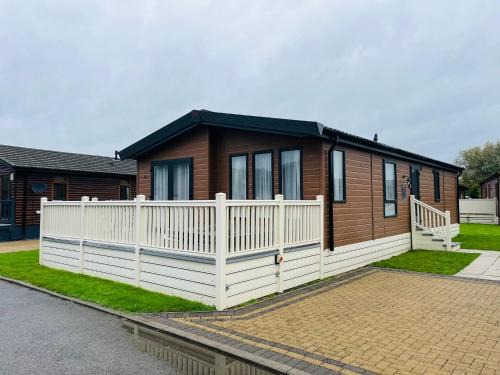 Malton House | Eastgate Lodge with Hot Tub