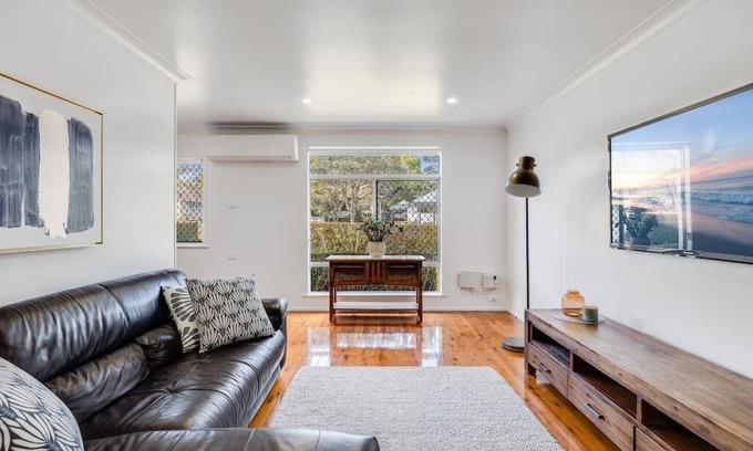 East Toowoomba House | "Eastside Haven" - Central & Convenient!
