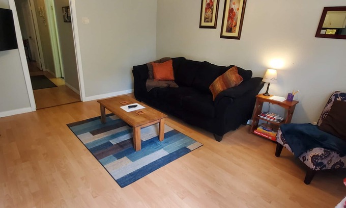 West Monroe Apartment | Easy Living! Fantastic central 2br/1ba apartment