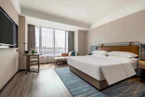 Gangbei District Hotel | Echarm Hotel Guigang High-speed Railway Station Wuyue Plaza