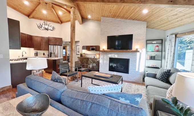 South Shore Cabin | Echo Summit Cabin: Family Friendly - Modern - Hot Tub - River - Fire Pit!