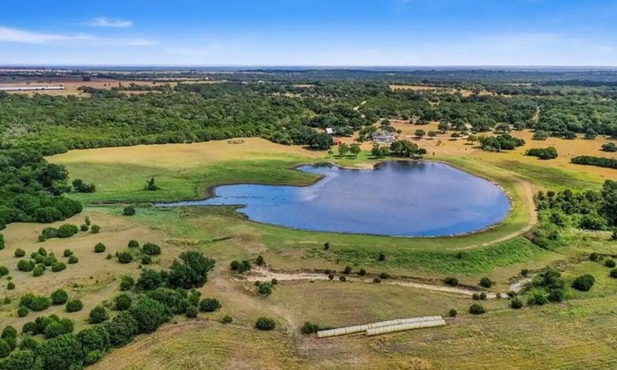 Leon Junction Apartment | [Eclipse Amenities Included]142 Acre Ranch Glamping Tent 4