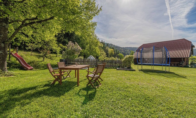Prevalje Apartment | Eco farm Mikl Pine Tree Apartment, Slovenj Gradec, Slovenia