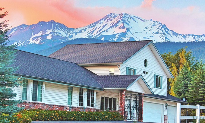 Mount Shasta House | Eco-friendly, Mountain View, Park-like 5 acres, 1 Mi. to town