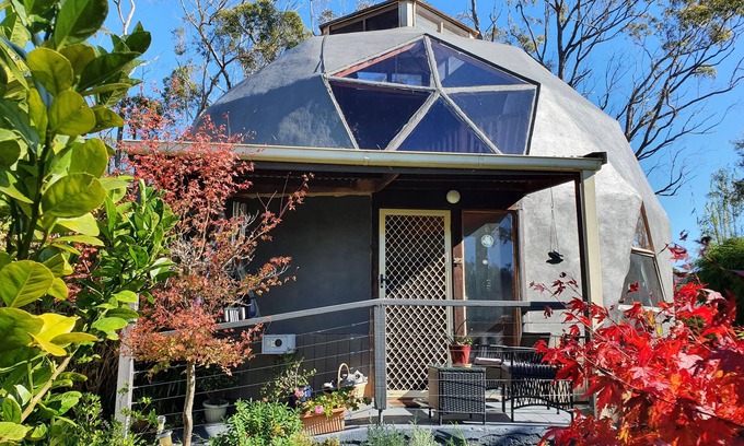 Bullaburra House | Eco-friendly, unique, watch the stars at night!