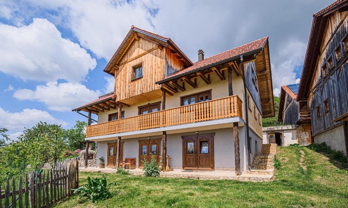 Sevnica Apartment | ECO Tourist Farm Kostanje