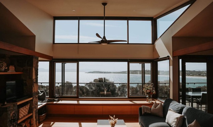 Primrose Sands House | Eco Waterfront Seclusion - Carlton Bluff House