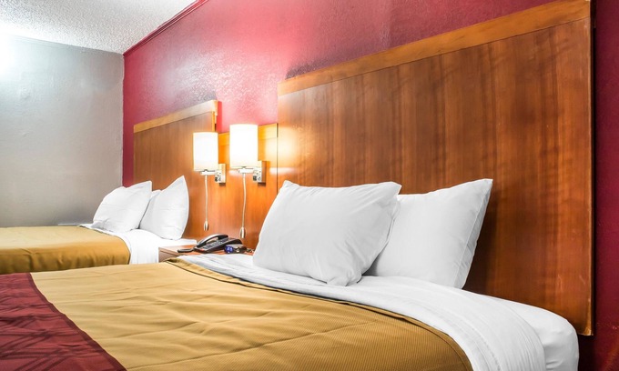 Brockport Hotel | Econo Lodge Brockport