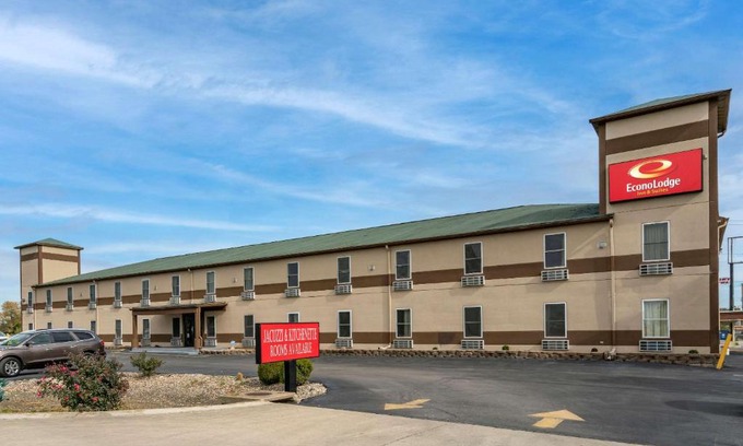 Mitchell Hotel | Econo Lodge Inn & Suites