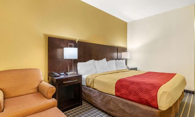 Brunswick Cabin | Econo Lodge