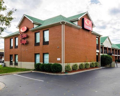 Mosby Cabin | Econo Lodge