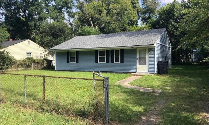 North Charleston House | Economy Housing, Clean & Convenient Location
