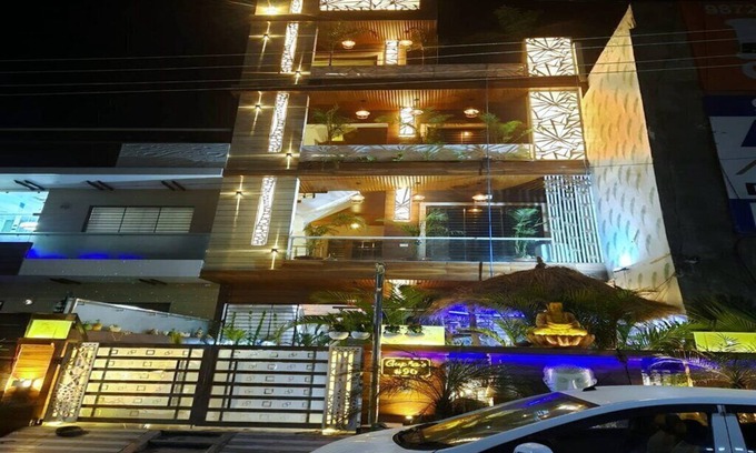 Zirakpur House | ecostay-cozy woods cottages,luxurious rooms,swimming pool & camping